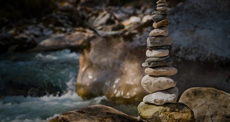 découvrez les bienfaits de la méditation pour apaiser votre esprit, réduire le stress et améliorer votre bien-être général. explorez des techniques variées et trouvez un moment de sérénité dans votre quotidien.