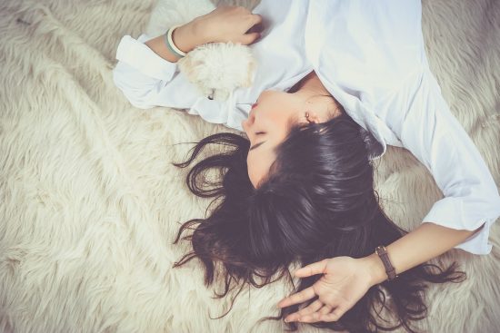 découvrez les nombreux bienfaits du sommeil pour votre santé physique et mentale. apprenez comment un sommeil réparateur améliore votre concentration, votre humeur et votre bien-être général.