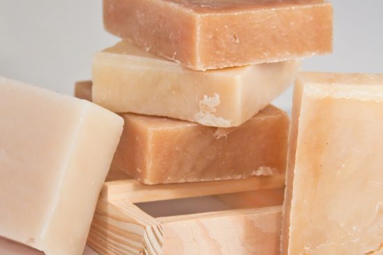 découvrez des astuces et produits efficaces pour une routine de soins de la peau adaptée à tous les types de peau. améliorez votre éclat naturel et protégez votre épiderme grâce à des conseils d'experts et des recommandations personnalisées.