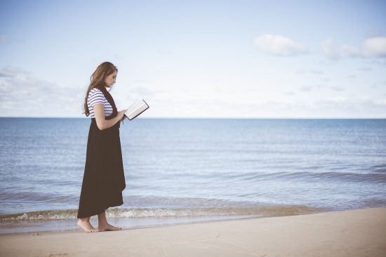 découvrez notre sélection estivale de livres captivants pour vos lectures d'été. plongez dans des histoires envoûtantes qui sauront vous accompagner lors de vos journées ensoleillées, que ce soit à la plage, au bord de la piscine ou dans votre jardin.