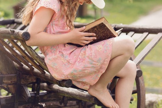 découvrez l'art de la lecture : plongez dans des univers fascinants, développez votre imagination et enrichissez vos connaissances à travers des livres variés. que vous soyez passionné de fiction, de non-fiction ou d'essais, la lecture est une source inépuisable d'inspiration et d'apprentissage.
