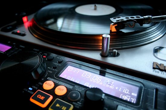 découvrez le monde fascinant de la musique : des tendances actuelles, des artistes émergents, des genres variés, et des recommandations pour enrichir votre expérience auditive. plongez dans l'univers musical et laissez-vous transporter par les mélodies qui rythment nos vies.