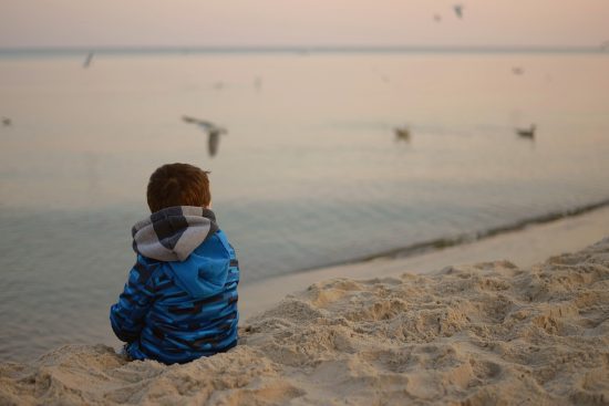 découvrez l'importance du silence dans nos vies modernes. apprenez comment le calme peut favoriser la concentration, améliorer le bien-être mental et vous connecter à vous-même. explorez des techniques pour intégrer le silence dans votre quotidien.