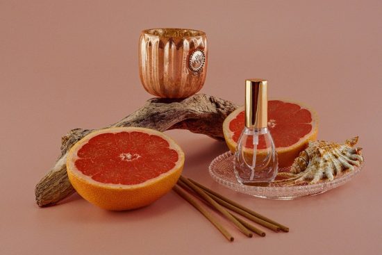 découvrez l'univers envoûtant des bougies parfumées. transformez votre intérieur en un havre de paix avec des fragrances délicates qui apaisent l'esprit et créent une ambiance chaleureuse. explorez notre sélection de bougies artisanales, idéales pour toutes les occasions.