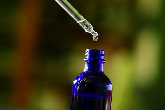 découvrez les méthodes d'aromathérapie pour améliorer votre bien-être au quotidien. apprenez à utiliser les huiles essentielles de manière efficace et naturelle pour apaiser le stress, favoriser la relaxation et renforcer votre santé.